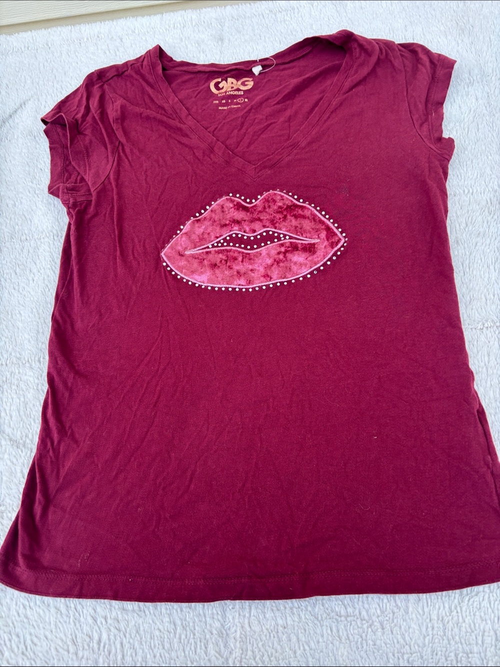 GBG Los Angeles Burgundy V-Neck Tee with Velvet Lip Appliqué